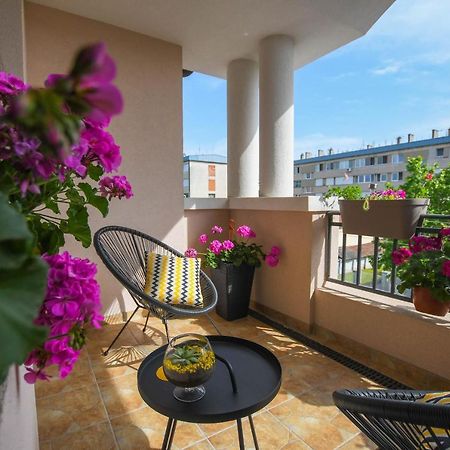Apartment Plaza คลาโดโว ภายนอก รูปภาพ