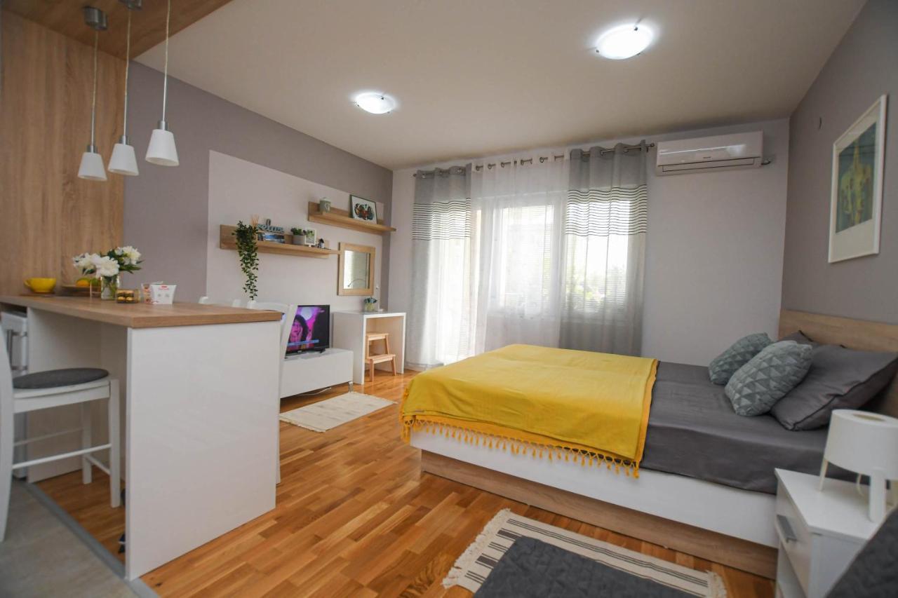 Apartment Plaza คลาโดโว ภายนอก รูปภาพ