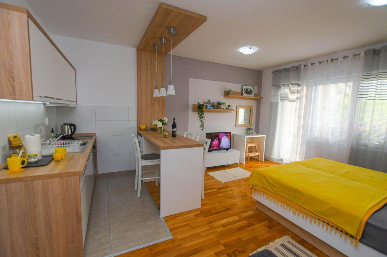 Apartment Plaza คลาโดโว ภายนอก รูปภาพ