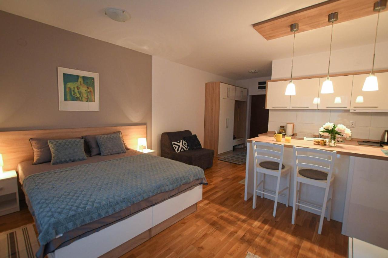 Apartment Plaza คลาโดโว ภายนอก รูปภาพ